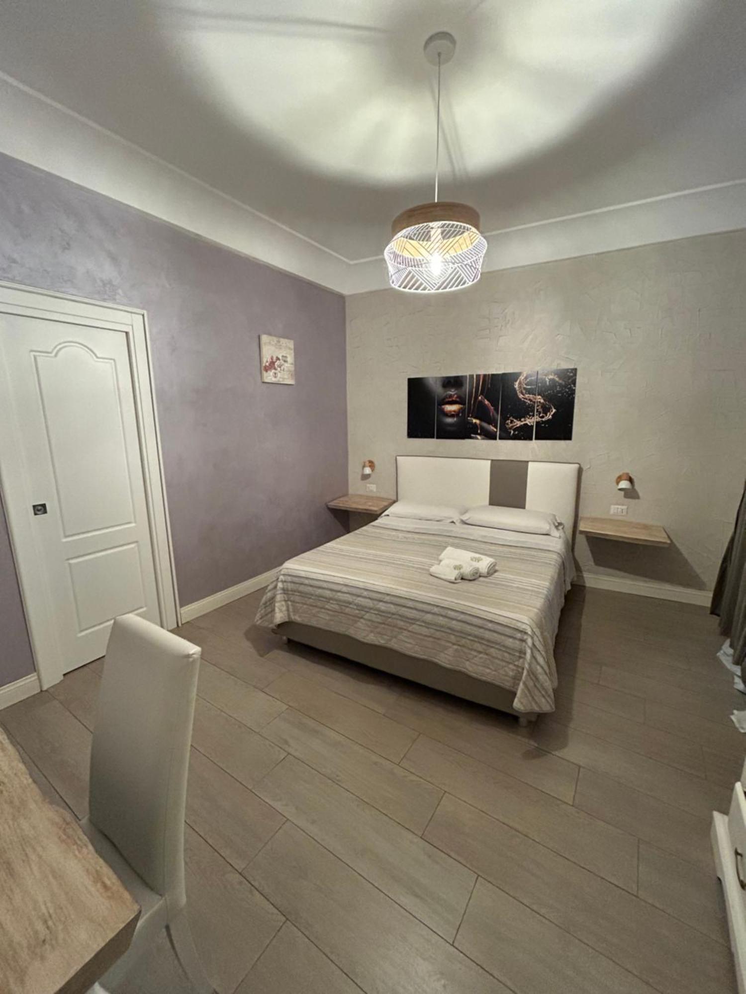Chiaia Roof Bed & Breakfast Napoli Oda fotoğraf